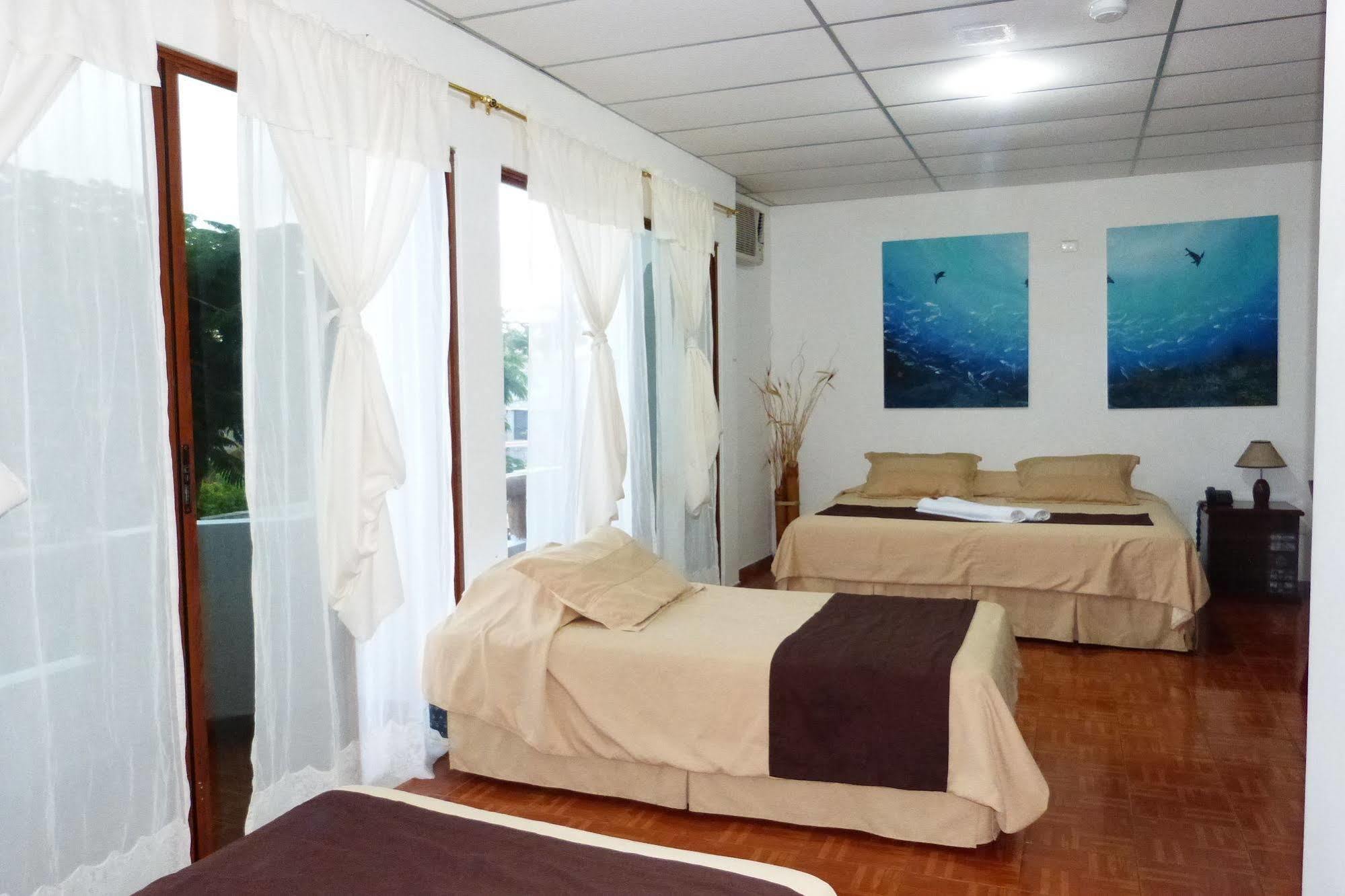 Galapagos Islands Hotel Пуерто-Айора Екстер'єр фото
